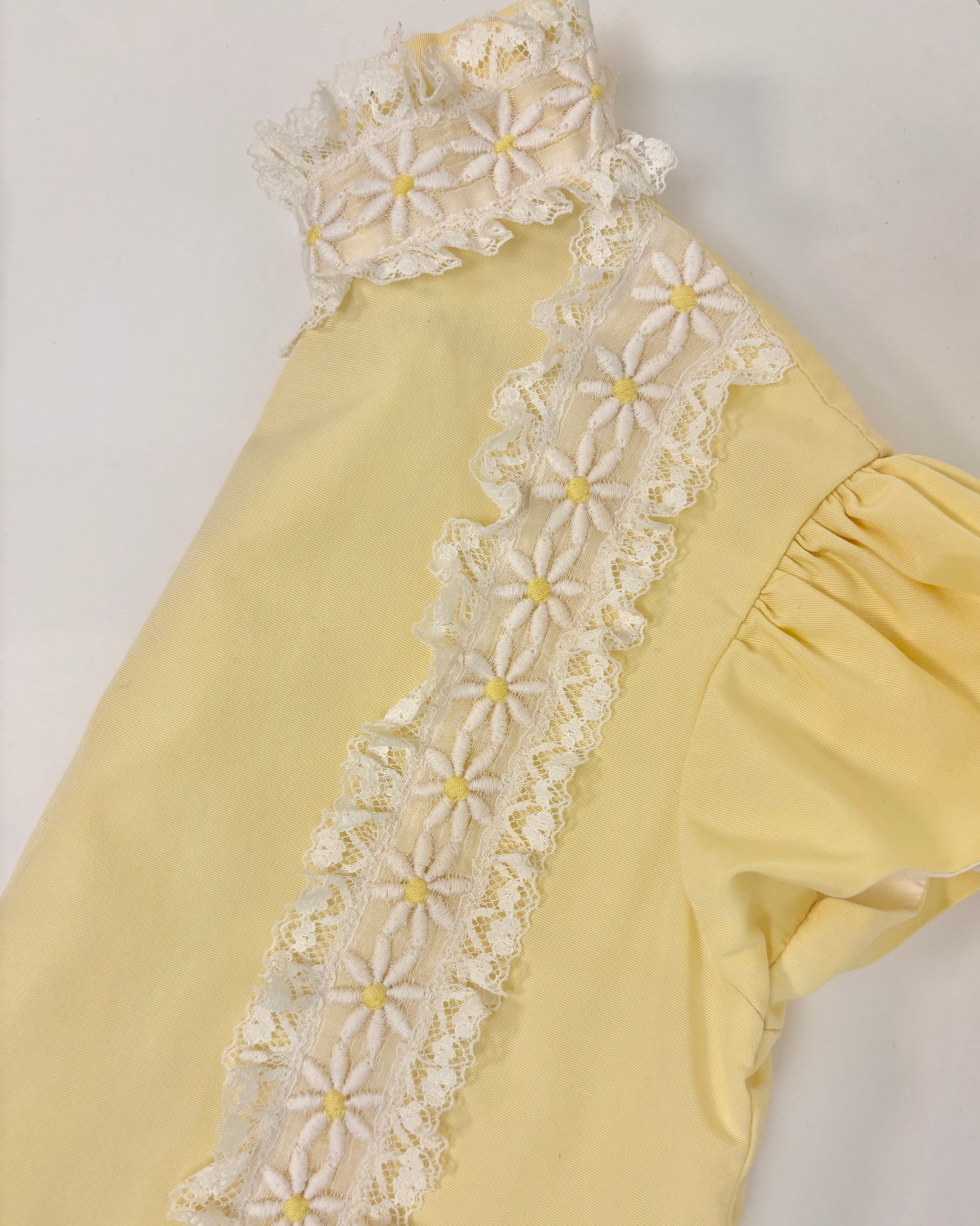 Vintage - 1960's Yellow Daisy Lace Dress 6Y