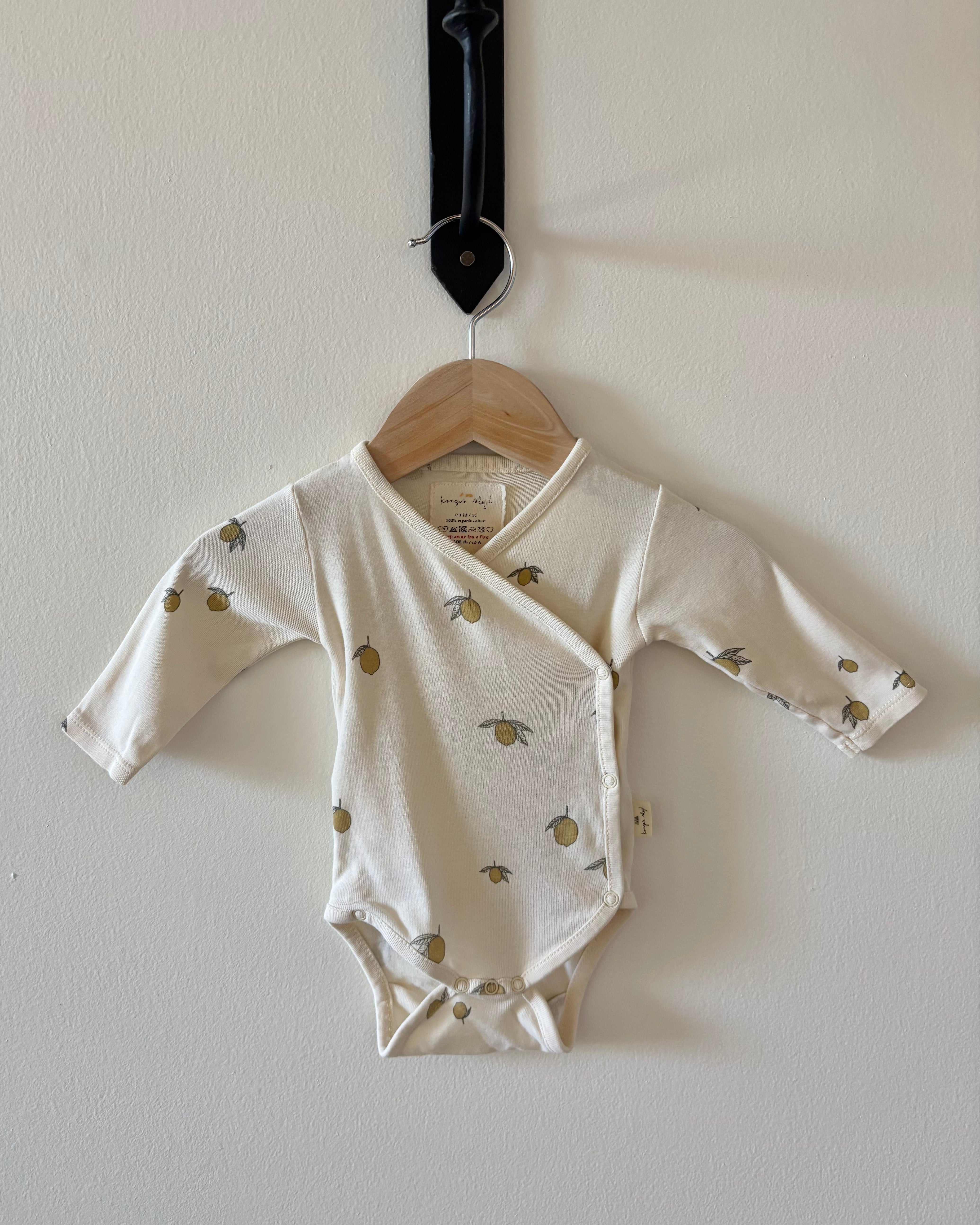 Konges Slojd - Lemon onsie + Cherry bib (set) 0-3M