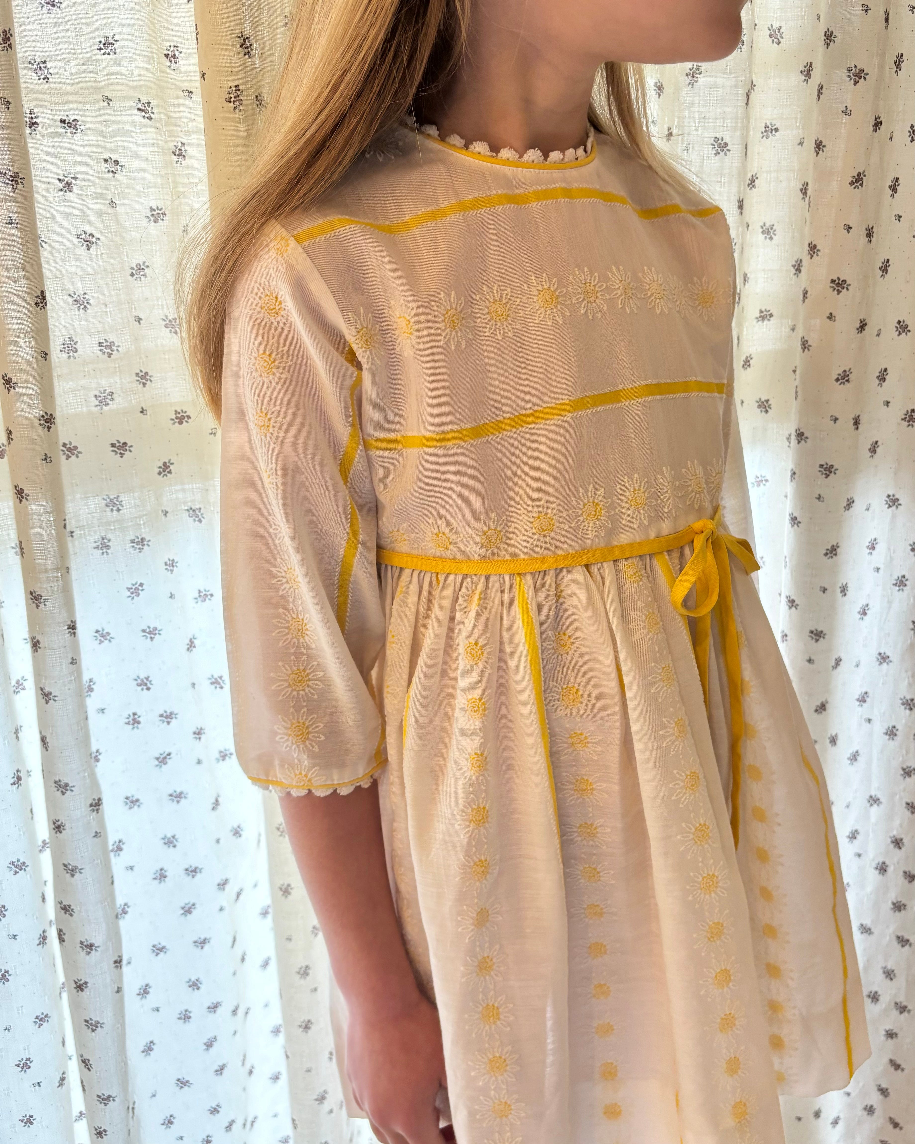 Vintage - 1990's Daisy Embroidered Dress 5-6Y