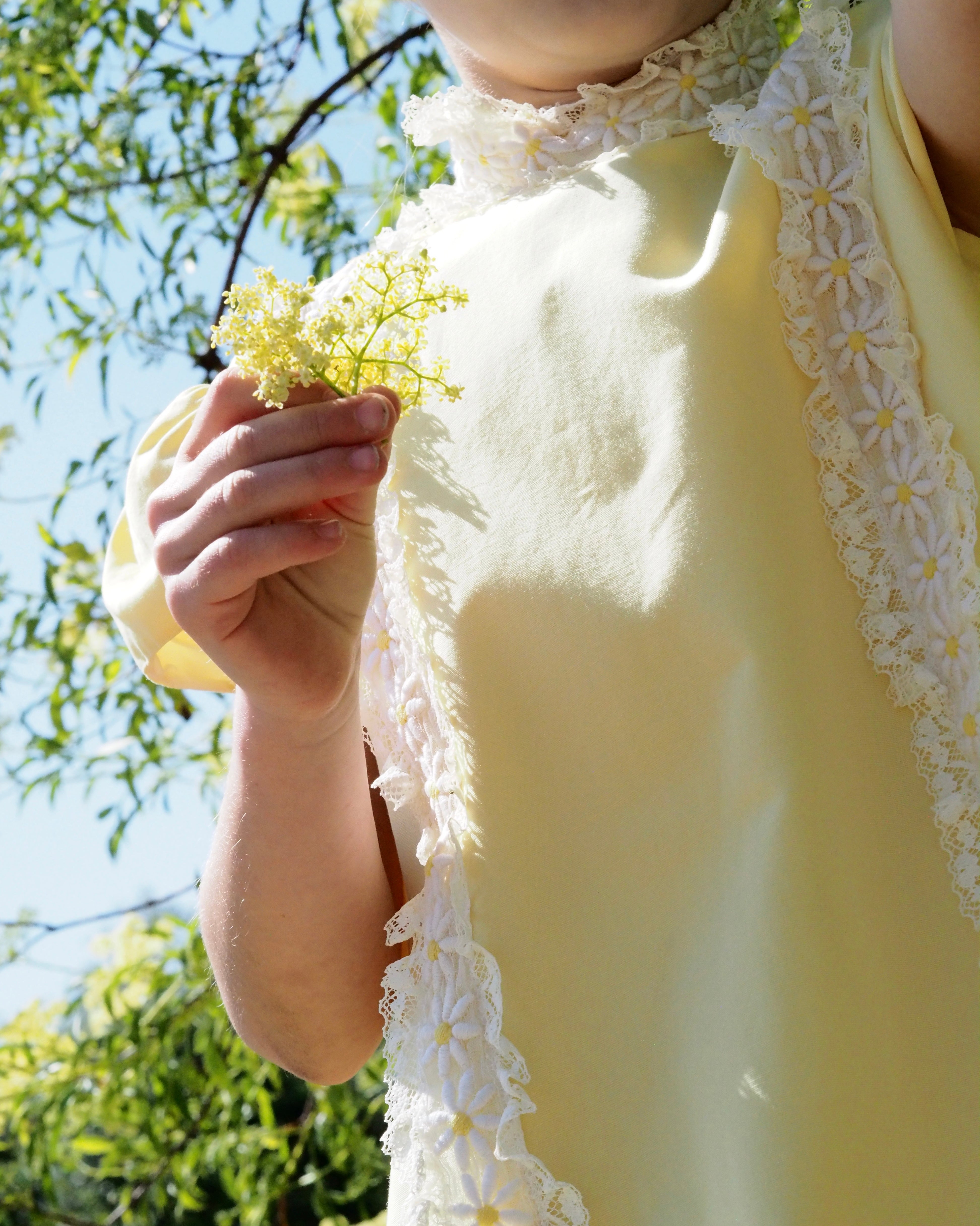 Vintage - 1960's Yellow Daisy Lace Dress 6Y